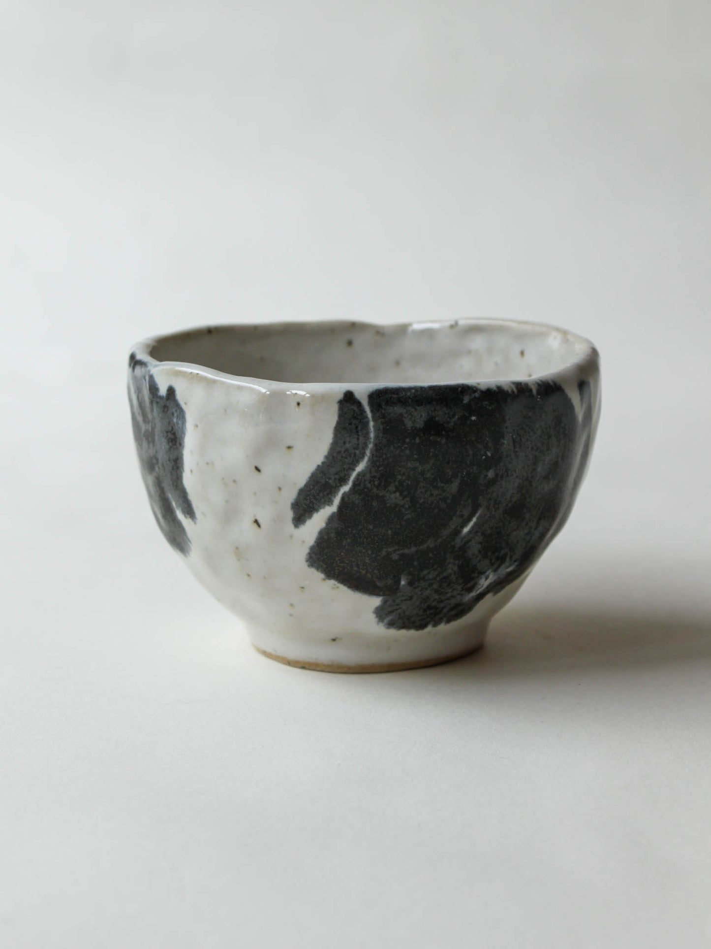 Brushstroke Anthracite Medium Pinch Bowl 2