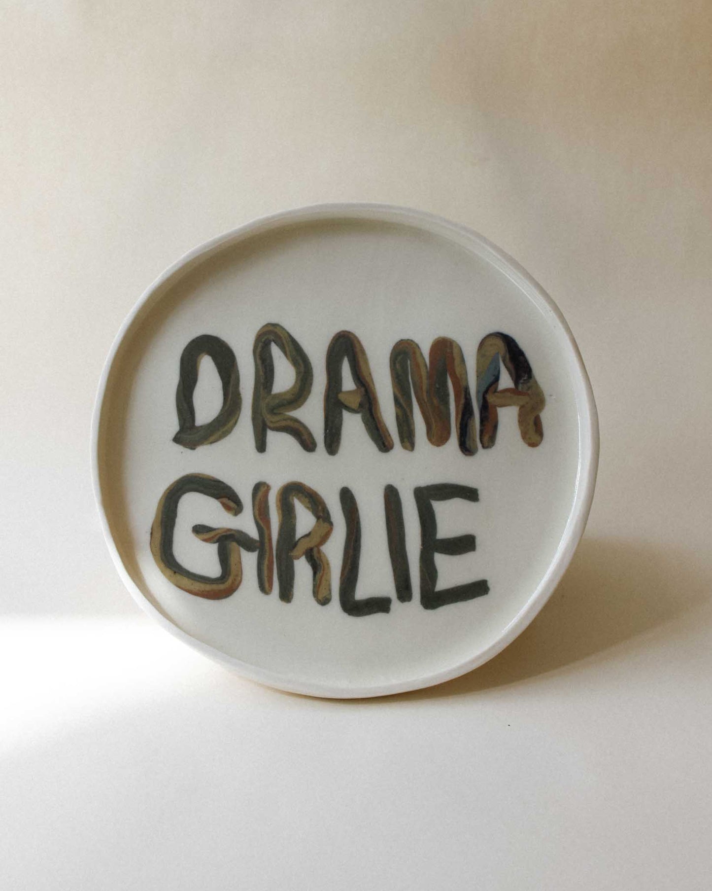 drama girlie large plate
