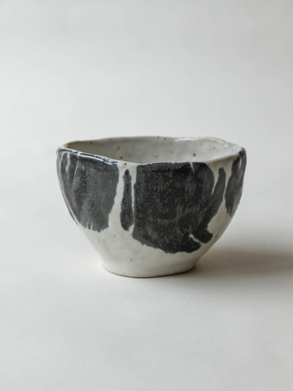 Brushstroke Anthracite Medium Pinch Bowl 2