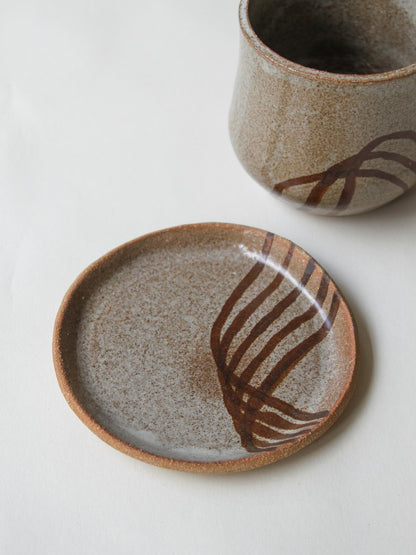 Small Brown Line Pattern Plate