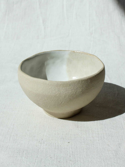 Pinch Bowl with Foot in White/Cream
