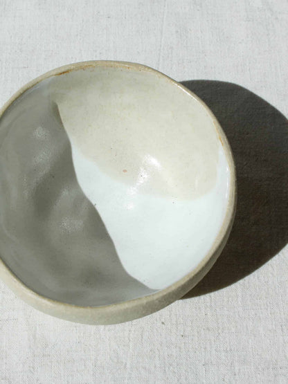 Pinch Bowl with Foot in White/Cream